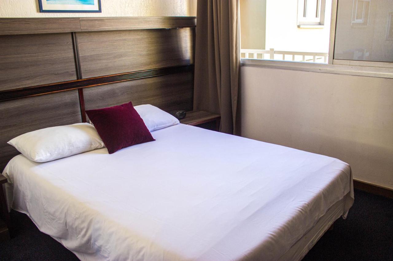 Hotel Le Paris Нумеа Екстериор снимка