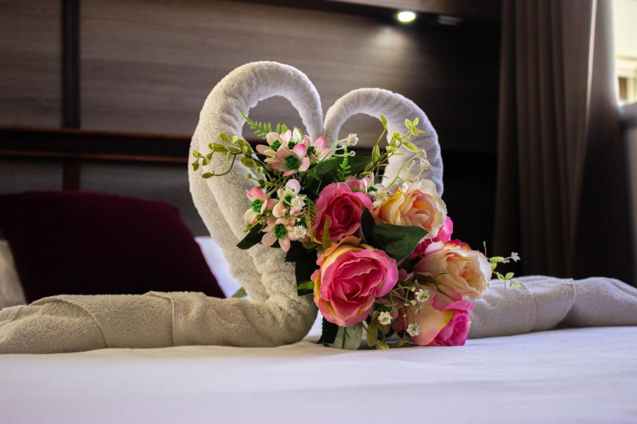 Hotel Le Paris Нумеа Екстериор снимка