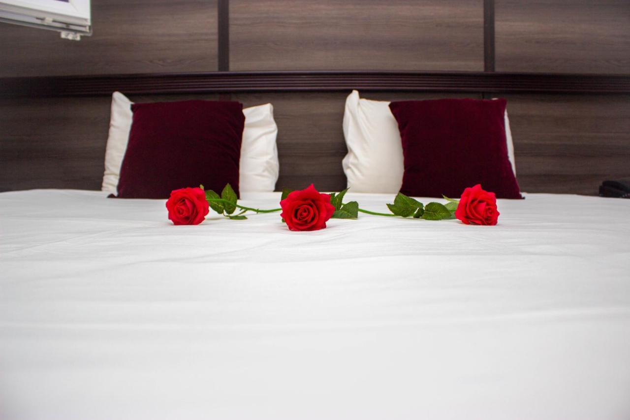 Hotel Le Paris Нумеа Екстериор снимка